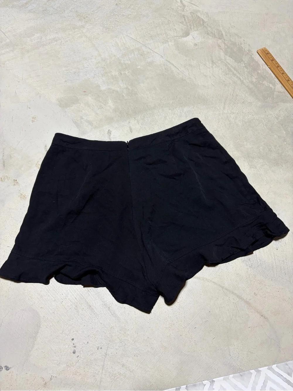 Altar’d state NWT Black Ruffled Skort large MSRP$60
